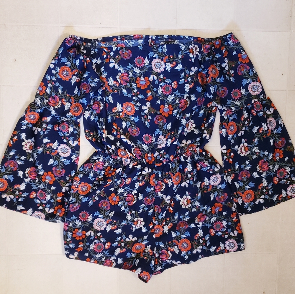 M "mm"mm"mm" floral bell sleeves rumper